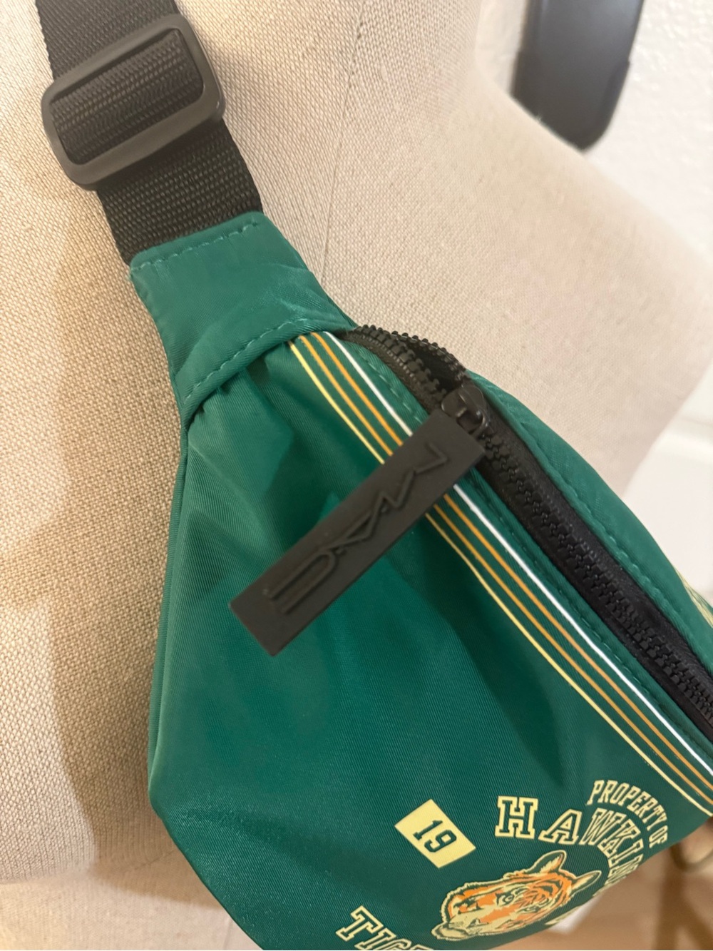 MAC Cosmetics X Stranger Things Belt Bag - Picture 5 of 8
